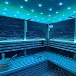 Daire Vlasic *